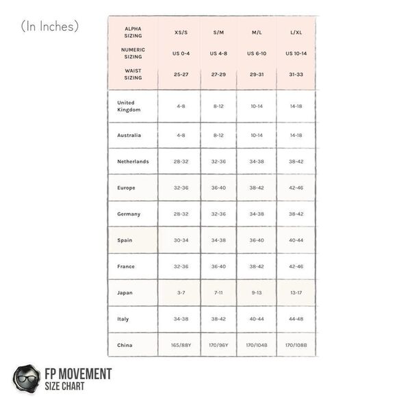 FP MOVEMENT HAPPINESS RUNS SET: PRAJNA SHORT + SQUARE NECK BRA IN GREEN & BLACK - Picture 14 of 15